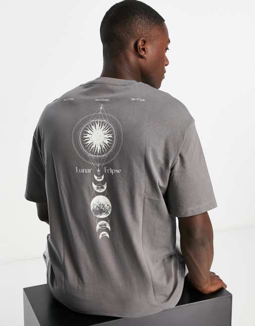 Camiseta gris oscuro extragrande con estampado lunar en la espalda de Selected Homme