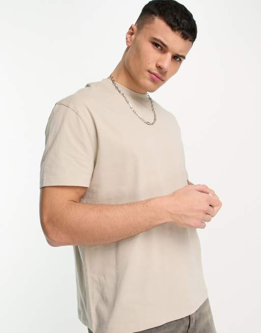 Camiseta holgada con cuello redondo en beis de ASOS DESIGN 
