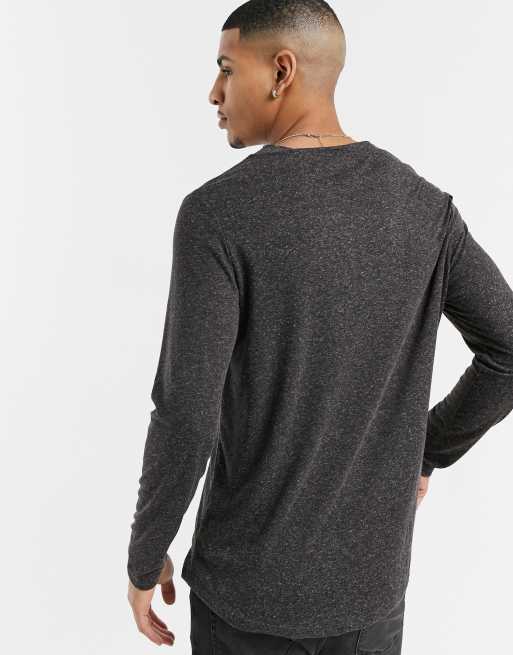 Camiseta larga negra de manga larga con cuello ancho de lino de ASOS DESIGN, 2 de 4