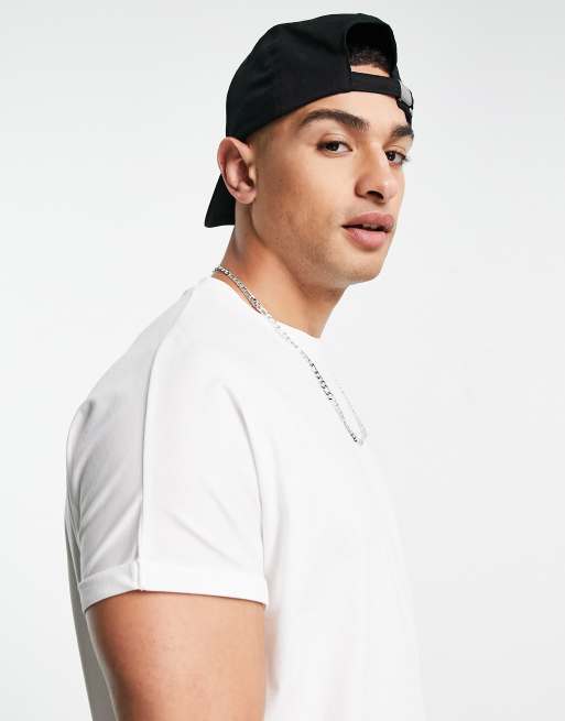 Camiseta larga y extragrande con cuello redondo y manga remangada en blanco de ASOS DESIGN, 3 de 4