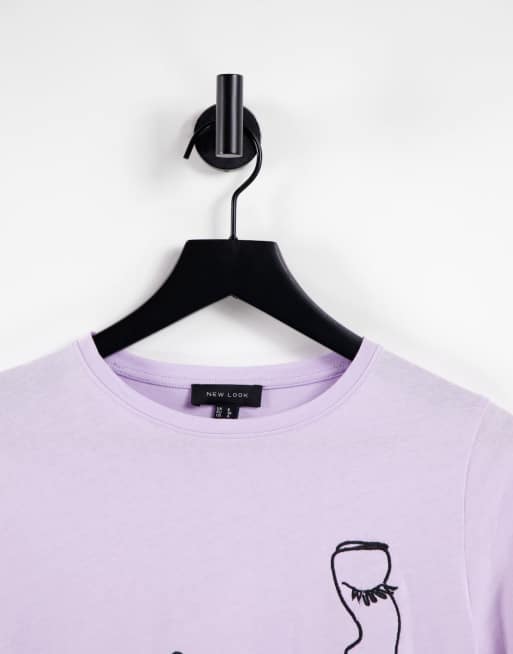 Camiseta lila con bordado abstracto de rostro de New Look, 3 de 4