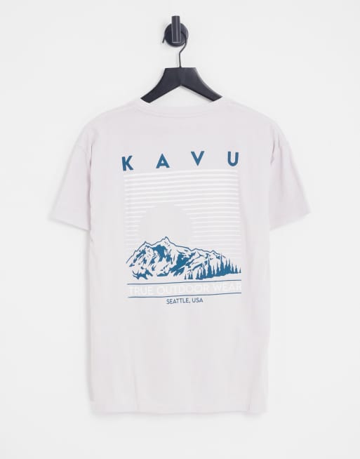 Camiseta lila con estampado de paisaje en la espalda de Kavu