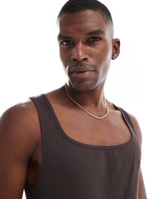 Camiseta marrón básica ajustada de tirantes de canalé de ASOS DESIGN  , 2 de 4