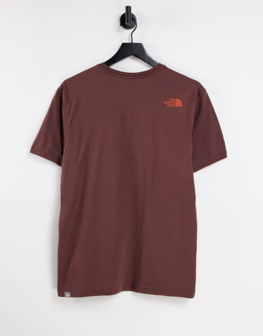 Camiseta marrón Center Dome exclusiva en ASOS de The North Face, 2 de 4