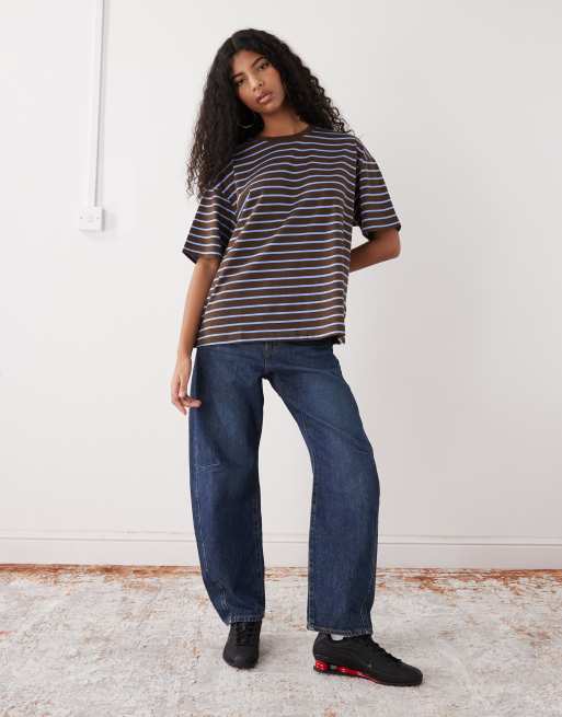 Camiseta marrón chocolate a rayas azules extragrande de Monki, 4 de 4