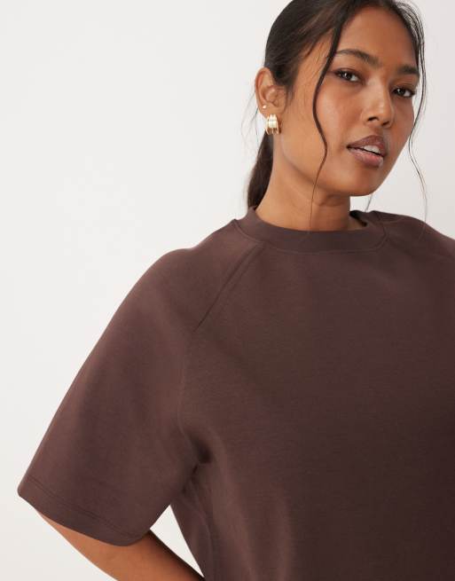 Camiseta marrón chocolate con mangas raglán de punto entrelazado de ASOS DESIGN Curve (parte de un conjunto), 3 de 4