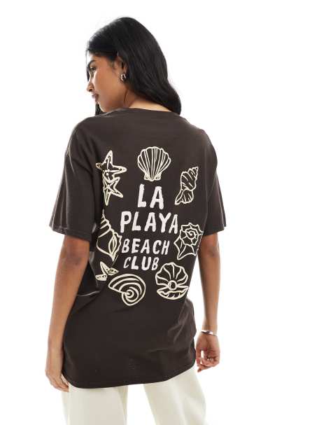 Camiseta marrón chocolate extragrande con estampado gráfico de conchas de Miss Selfridge - view 1