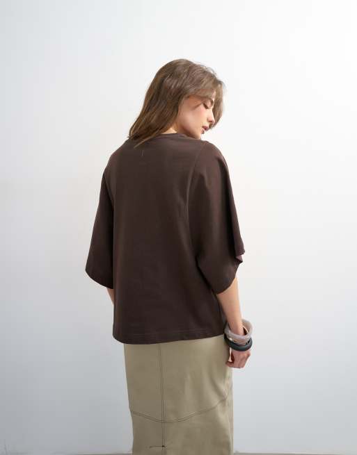 Camiseta marrón chocolate oscuro con mangas murciélago de Topshop, 2 de 4