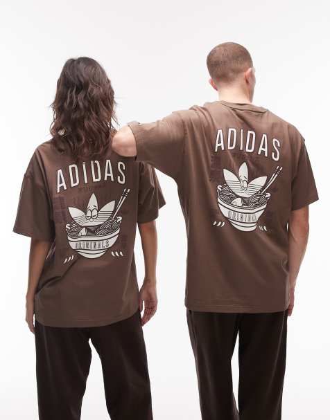 Camiseta marrón con detalle de trébol y estampado de ramen de adidas Originals - view 1