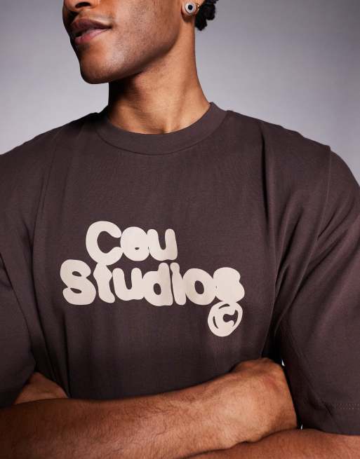 Camiseta marrón de corte cuadrado extragrande con estampado de texto en el pecho y la espalda de ASOS DESIGN, 3 de 4
