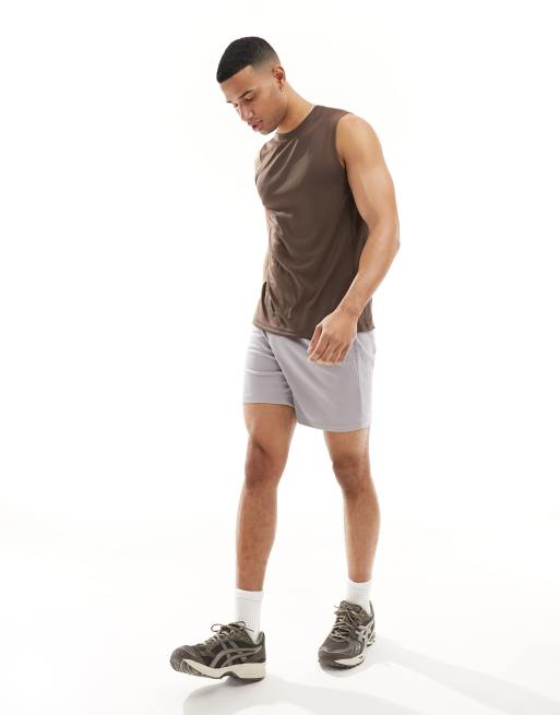 Camiseta marrón de entrenamiento sin mangas con icono de tejido de secado rápido de ASOS 4505, 4 de 4
