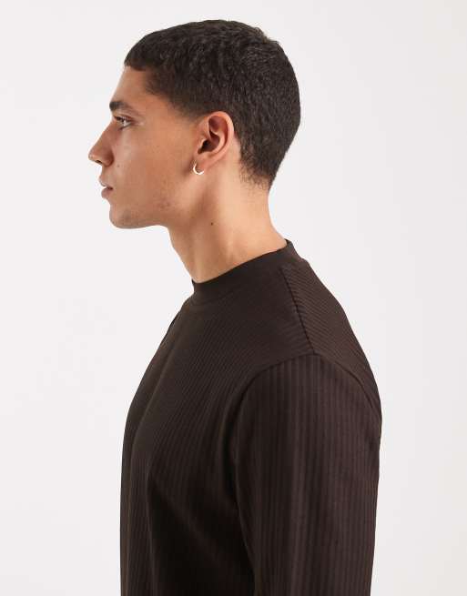 Camiseta marrón de manga larga con cuello redondo de tejido texturizado de ASOS DESIGN, 4 de 5