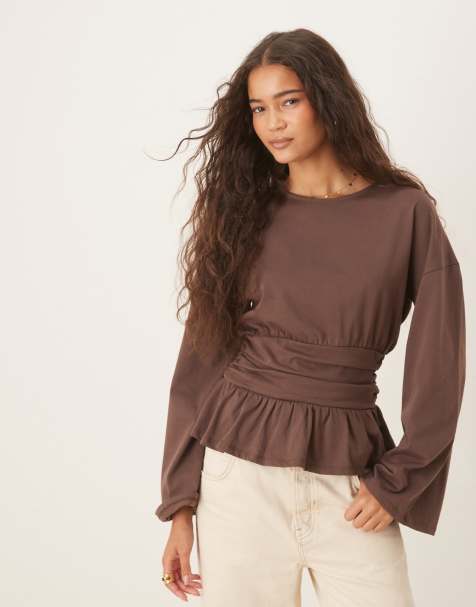 Camiseta marrón de manga larga con sobrefalda de ASOS DESIGN - view 1