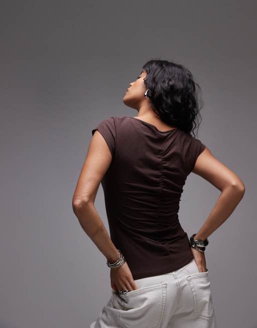 Camiseta marrón elástica con costuras fruncidas de tejido rico en algodón de ARKET , 3 de 4