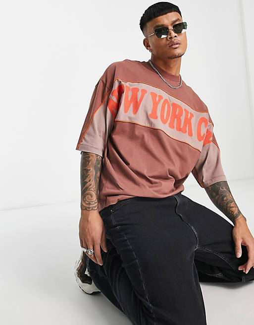 Hombre Other | Camiseta marrón extragrande con diseño color block y estampado de texto 