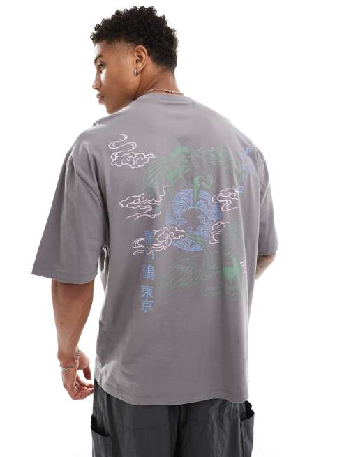 Camiseta marrón extragrande con estampado estilo souvenir en la espalda de ASOS DESIGN