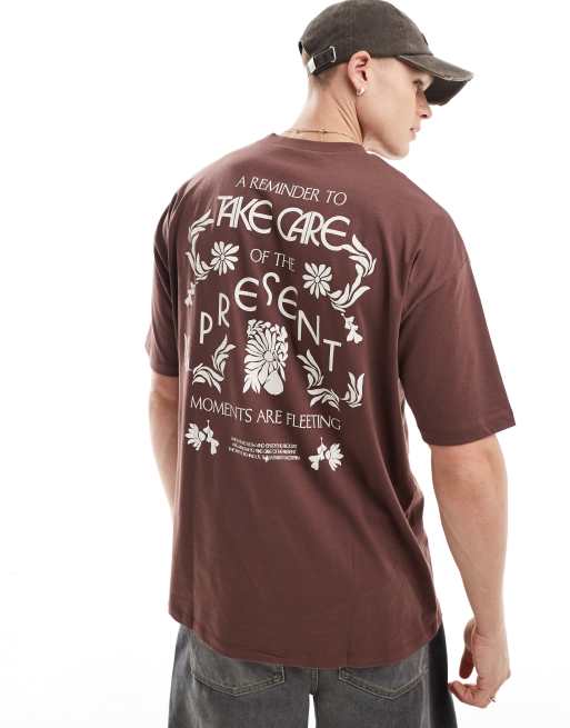 Camiseta marrón extragrande con estampado floral en la espalda de ASOS DESIGN