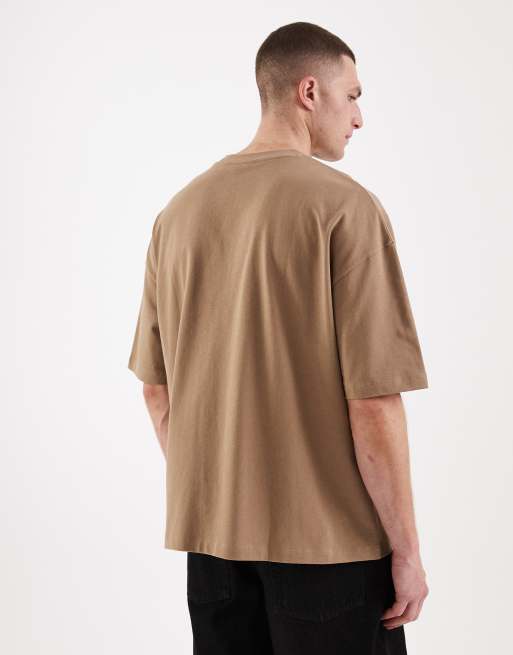 Camiseta marrón extragrande con hombros caídos de tejido grueso de ASOS DESIGN , 3 de 5