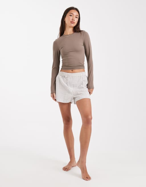 Camiseta marrón grisáceo moldeador de manga larga de Miss Selfridge, 2 de 4