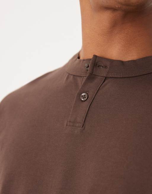 Camiseta marrón holgada de manga larga con cuello panadero de tejido grueso de algodón cepillado de ASOS DESIGN , 5 de 5
