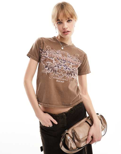 Camiseta marrón lavado con diseño efecto encogido y estampado de estilo estadounidense clásico de Reclaimed Vintage