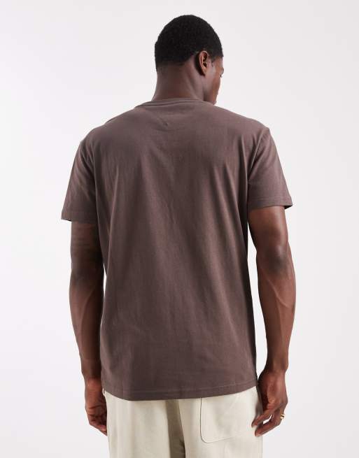 Camiseta marrón oscuro de corte estándar con logo lineal de Tommy Jeans, 3 de 5