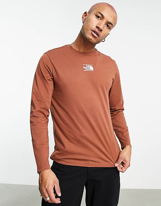 Hombre Tops | Camiseta marrón oscuro de manga larga Centre Dome exclusiva en ASOS de The North Face - VQ60124
