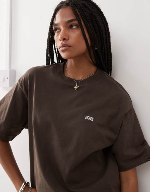 Camiseta marrón oscuro extragrande con logo en la parte izquierda del pecho exclusiva en ASOS de Vans, 2 de 4