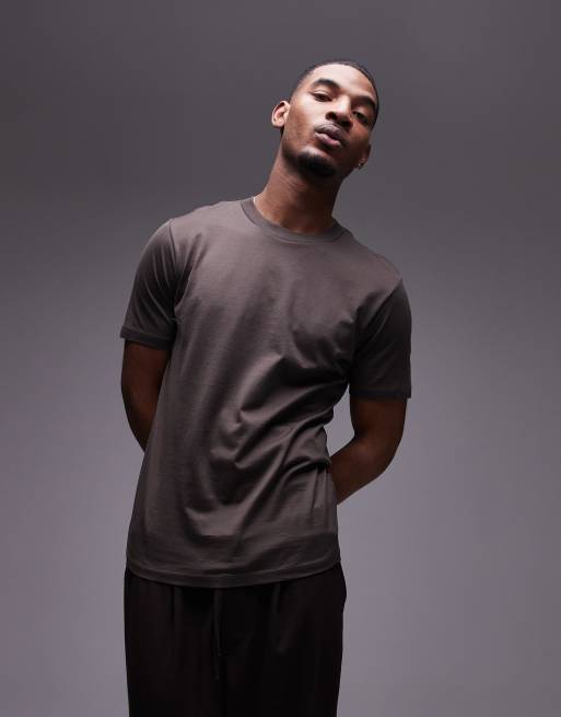 Camiseta marrón oscuro premium de Mango