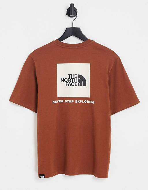 Mujer Tops | Camiseta marrón Red Box exclusiva en ASOS de The North Face - UX28308
