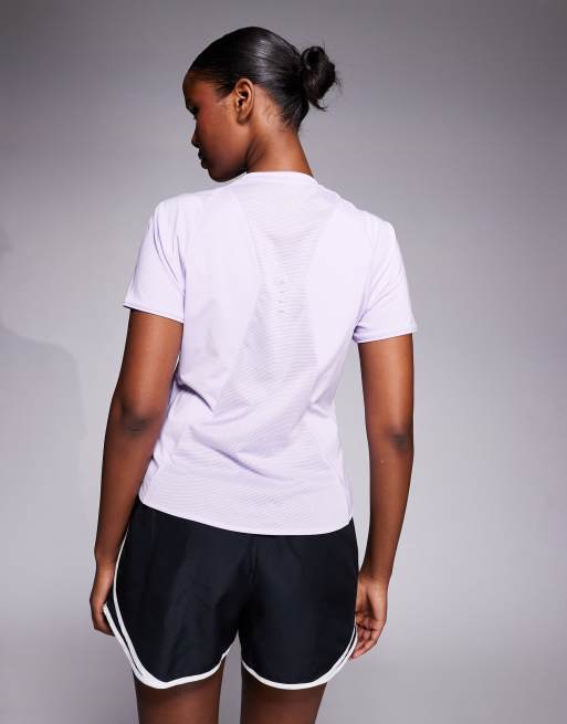 Camiseta morada Swift Dri-FIT de Nike Running, 4 de 4