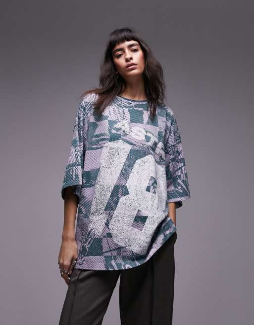 Camiseta multicolor extragrande con estampado deportivo integral de Topshop