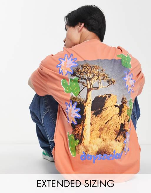 Camiseta naranja extragrande con estampado fotográfico en la espalda de ASOS Daysocial