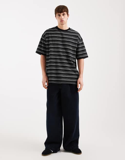 Camiseta negra a rayas texturizadas extragrande de tejido muy grueso de ASOS DESIGN, 2 de 5