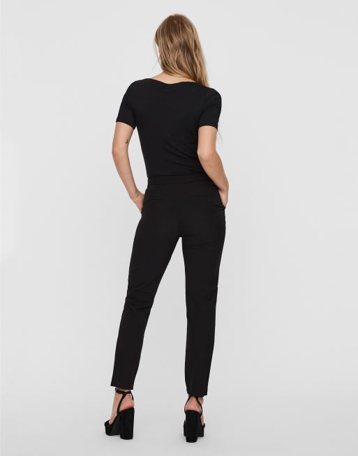Camiseta negra ajustada con cuello barco de Vero Moda, 4 de 4