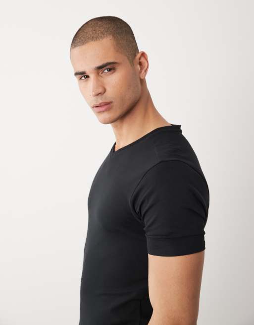 Camiseta negra ajustada con cuello de pico de River Island, 3 de 5