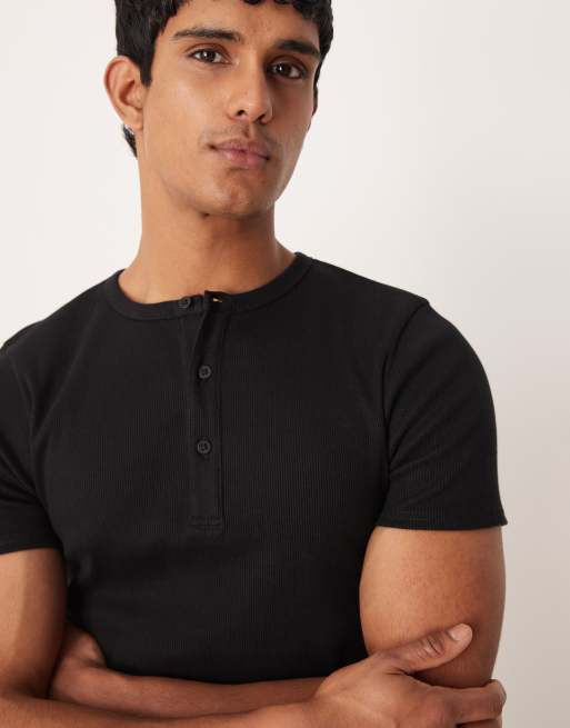 Camiseta negra ajustada con cuello panadero de canalé muy grueso de ASOS DESIGN, 5 de 5