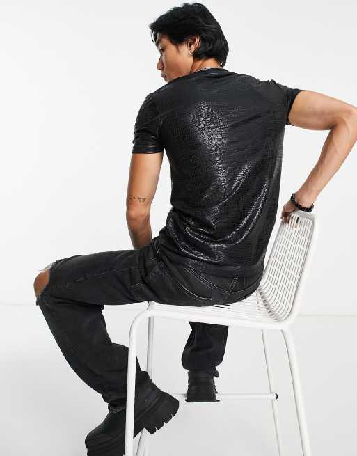 Camiseta negra ajustada con estampado efecto piel de cocodrilo de cuero sintético de ASOS DESIGN , 4 de 4