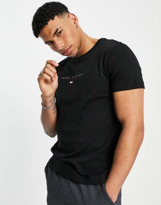 Camiseta negra con logo central de Tommy Hilfiger | ASOS