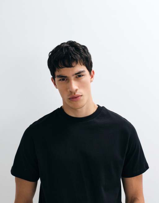 Camiseta negra básica de corte estándar Essentials de ASOS DESIGN, 2 de 5