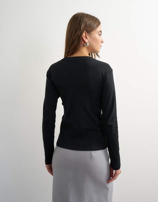 Camiseta negra básica de manga larga de Topshop, 4 de 4