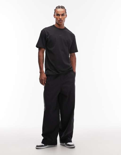Camiseta negra básica de Nike Premium Essentials, 2 de 5