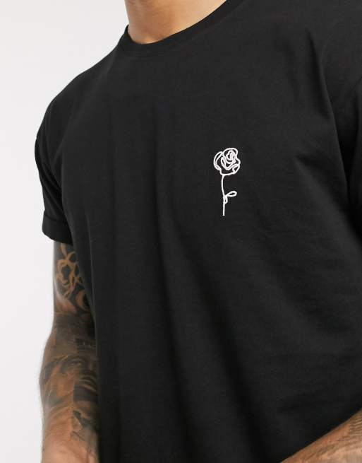 Camiseta negra con bordado de rosa de New Look ASOS