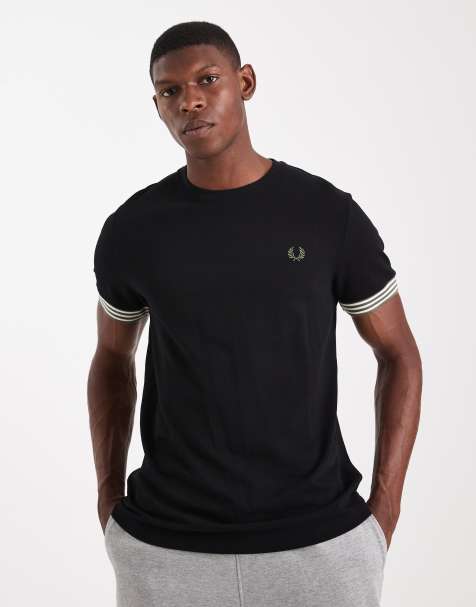 Camiseta negra con borde a rayas de Fred Perry - view 1