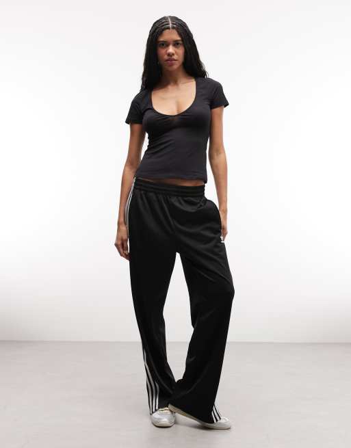 Camiseta negra con cuello de pico de Monki, 2 de 4