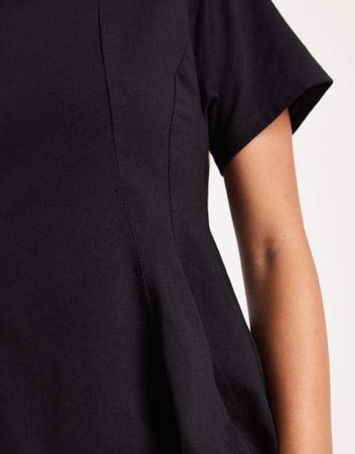Camiseta negra con detalle de sobrefalda de Miss Selfridge, 3 de 4