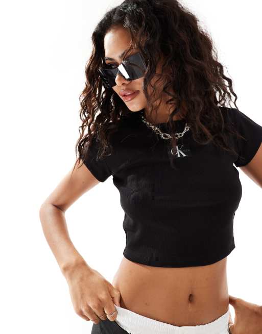 Camiseta negra con diseño encogido de canalé de Calvin Klein Jeans