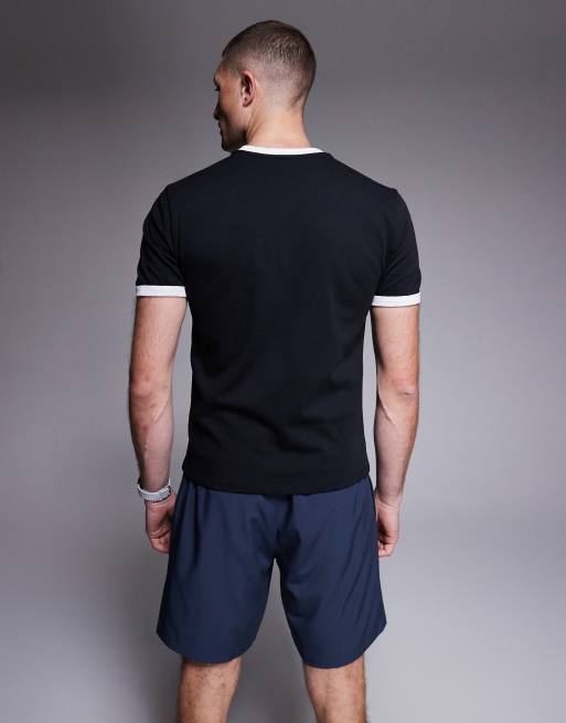 Camiseta negra con diseño encogido, ribetes y acabado de secado rápido de algodón de 4505, 3 de 5