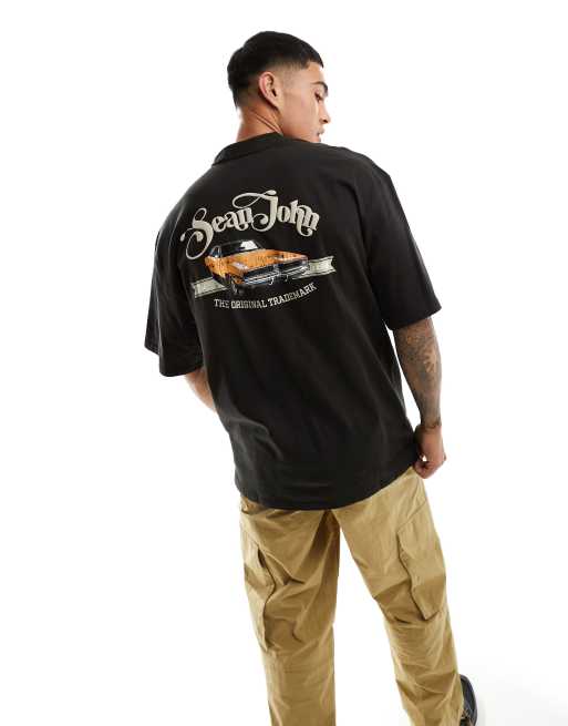 Camiseta negra con estampado de coche retro en la espalda de Sean John