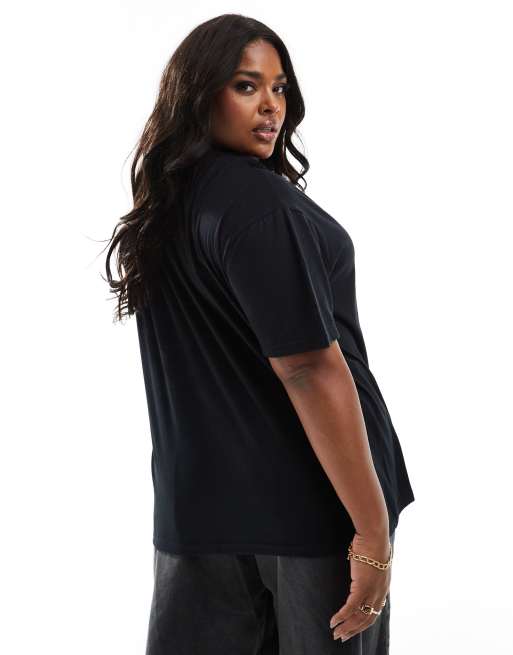 Camiseta negra con estampado de "Spice Girls" de In The Style Plus, 3 de 4